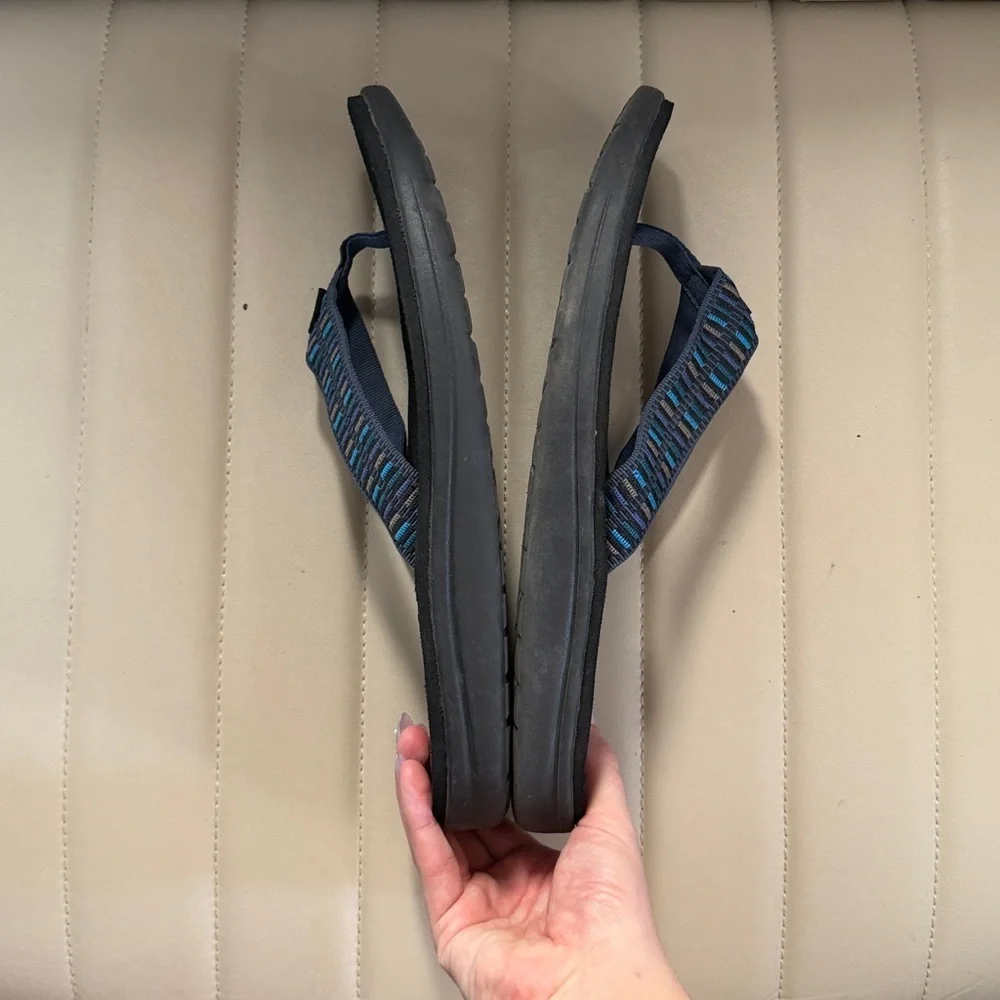 Teva comfortable straps navy